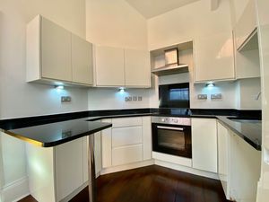 Kitchen- click for photo gallery